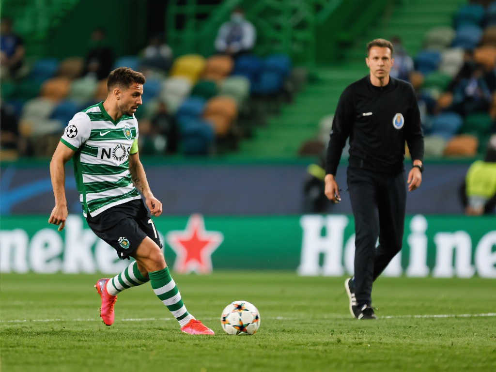 阿莫林:局面艰难,机会频现却难破门 阿莫林:局面艰难,机会频现却难破门