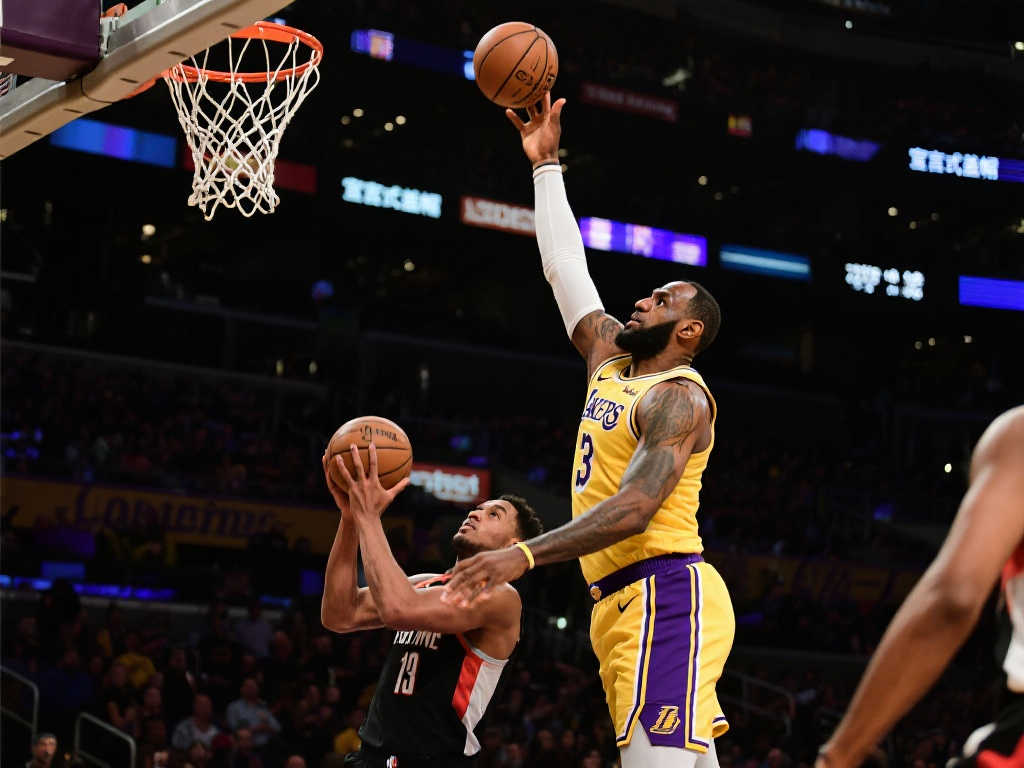 詹姆斯惊天盖帽宣示决心！湖人季末发力稳守西部前四